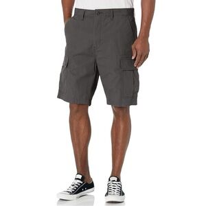 NWT Mens Levi's Carrier Cargo 9.5” Inseam Shorts in Graphite/Black Size 44